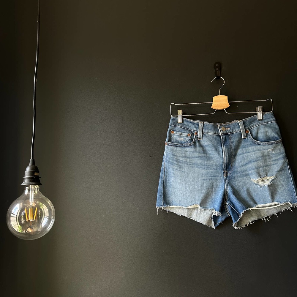 Levi's High Rise Shorts Blue Jean Short Distressed Size 29 - Picture 5 of 13